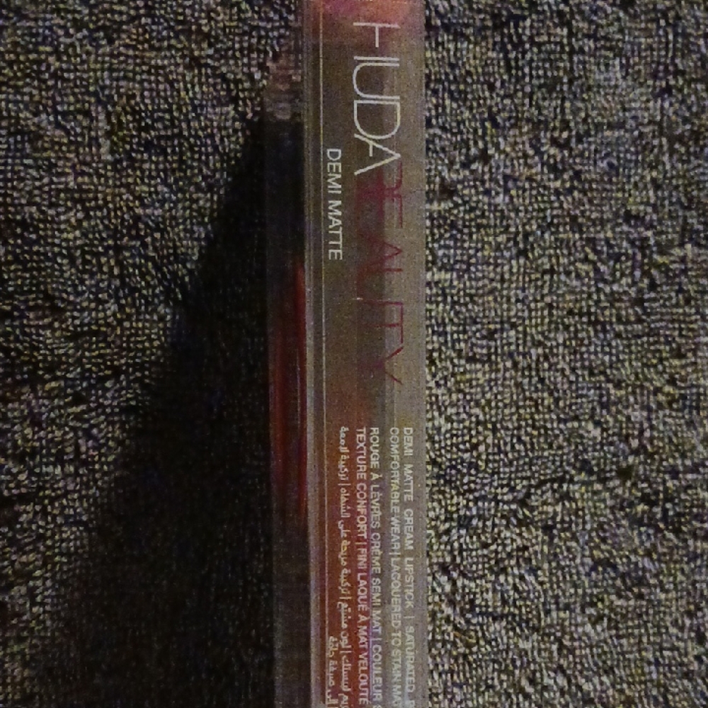 Huda Beauty Demi Matte Lipstick